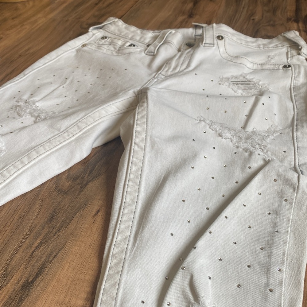 True Religion Woman curvy skinny Crystal with destroyed